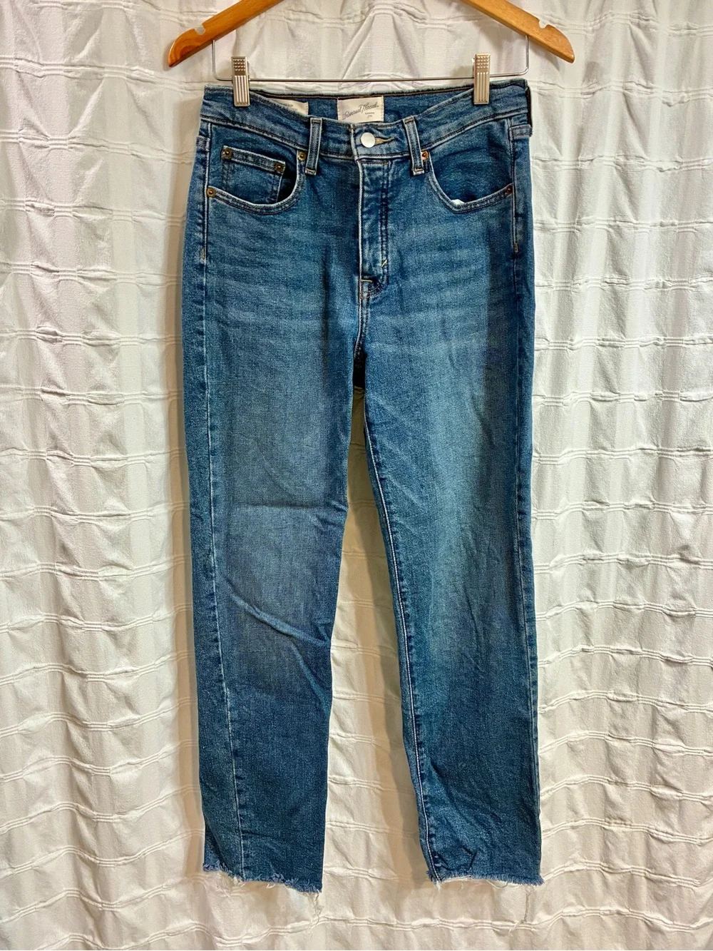 Universal Thread Mid-Rise 80s Slim Denim Blue Jeans Size 8R Raw Hem Button Fly